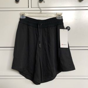 lululemon feeling femme short